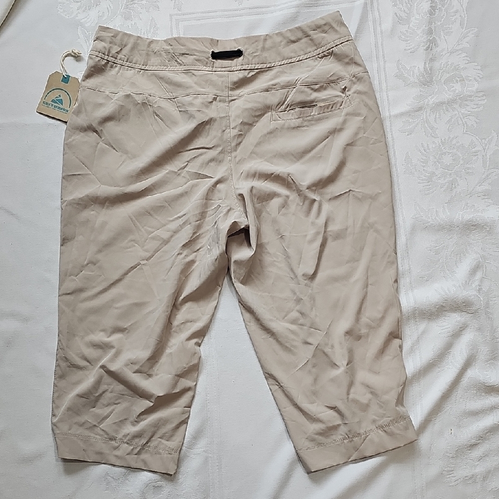 Breezy Excursion Women's Tan Bermudas - Picture 6 of 8